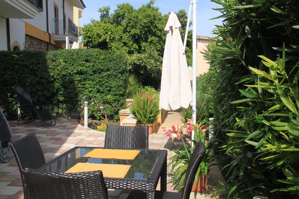 Aparthotel Casale La Zagara Sciacca Habitación foto